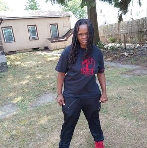 Meet your Posher, Merril